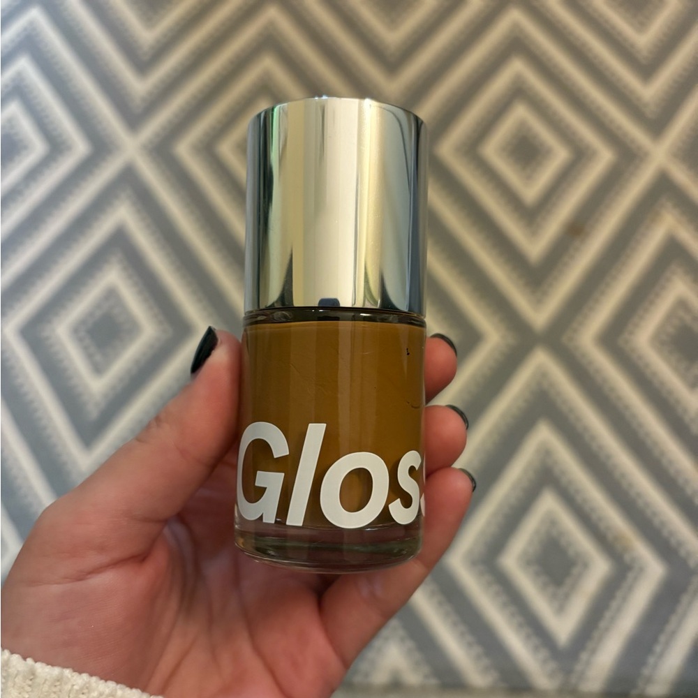 Glossier Liquid Foundation - Medium Deep 3
